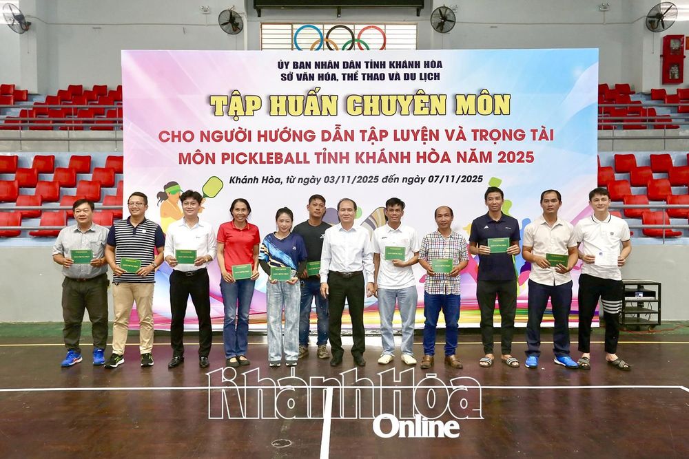 Trao chứng nhận cho 78 học viên lớp tập huấn chuyên môn pickleball